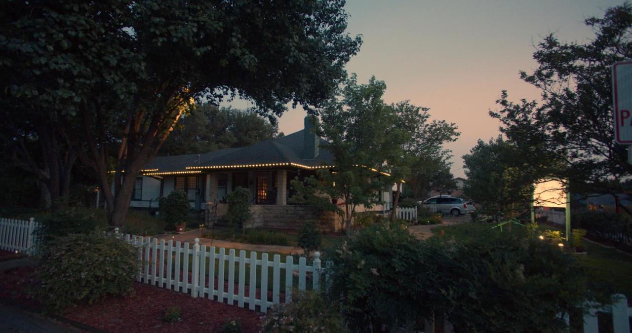 Granbury Gardens Bed And Breakfast Eksteriør billede