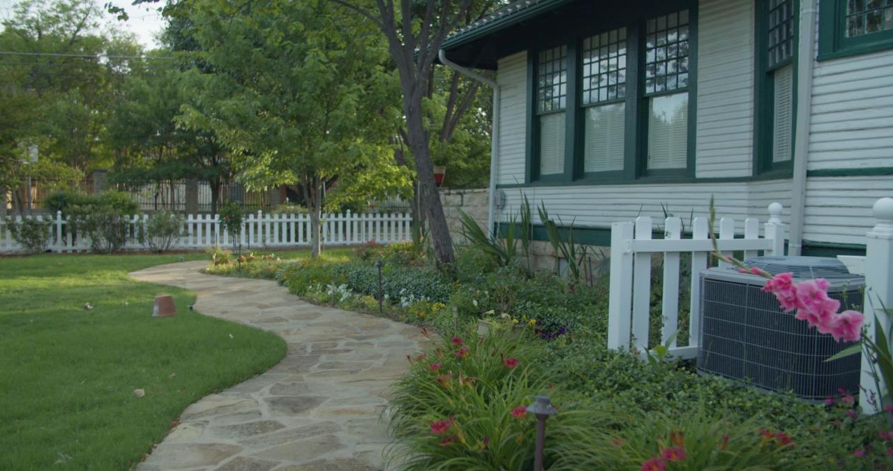 Granbury Gardens Bed And Breakfast Eksteriør billede